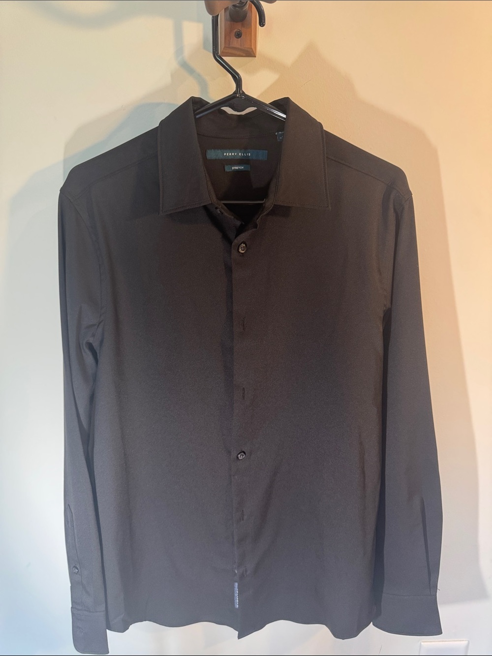 Perry Ellis Men's Black Long-Sleeve Dress Shirt - Point Collar